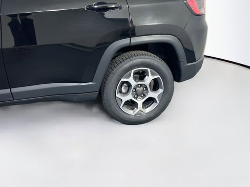 Used 2022 Jeep Compass Trailhawk AWD/4WD image 28