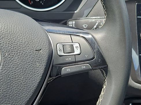 Used 2021 Volkswagen Tiguan SE AWD/4WD image 19