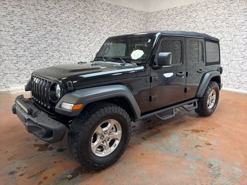 Used 2021 Jeep Wrangler Unlimited Sport AWD/4WD image 3
