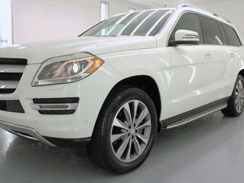 Used 2016 Mercedes-Benz GL 450 4MATIC w/ Premium I Package image 13