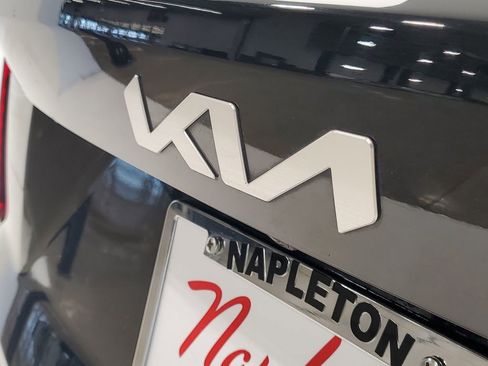 Certified 2023 Kia Sorento EX w/ Panoramic Sunroof Package image 7