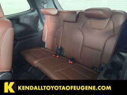 Used 2024 Kia Telluride EX w/ EX Captain's Chair Package AWD/4WD image 20