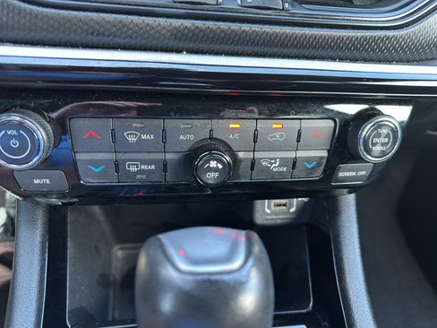 Used 2024 Jeep Compass Trailhawk AWD/4WD image 15