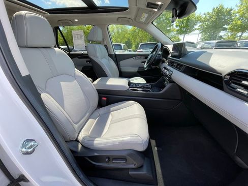 Certified 2025 Honda Pilot Touring image 33