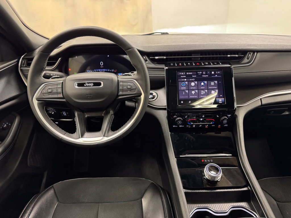 Used 2024 Jeep Grand Cherokee L Altitude AWD/4WD image 17