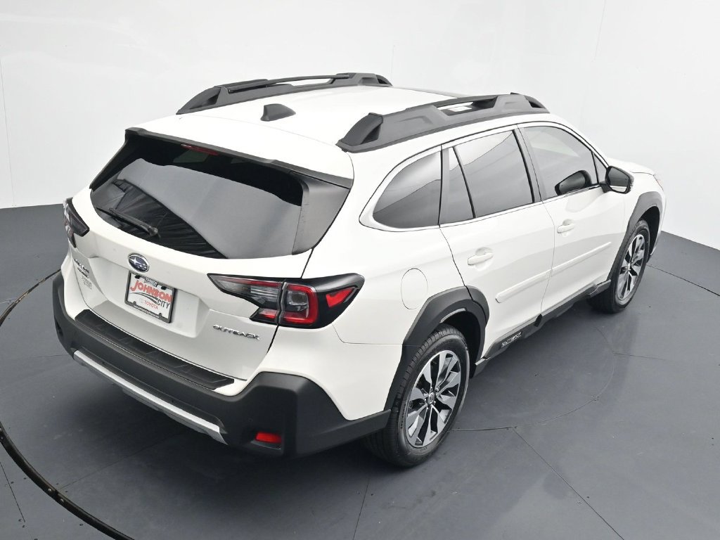 Used 2025 Subaru Outback Limited AWD/4WD image 32