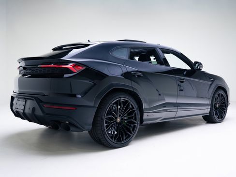 Used 2025 Lamborghini Urus SE image 23