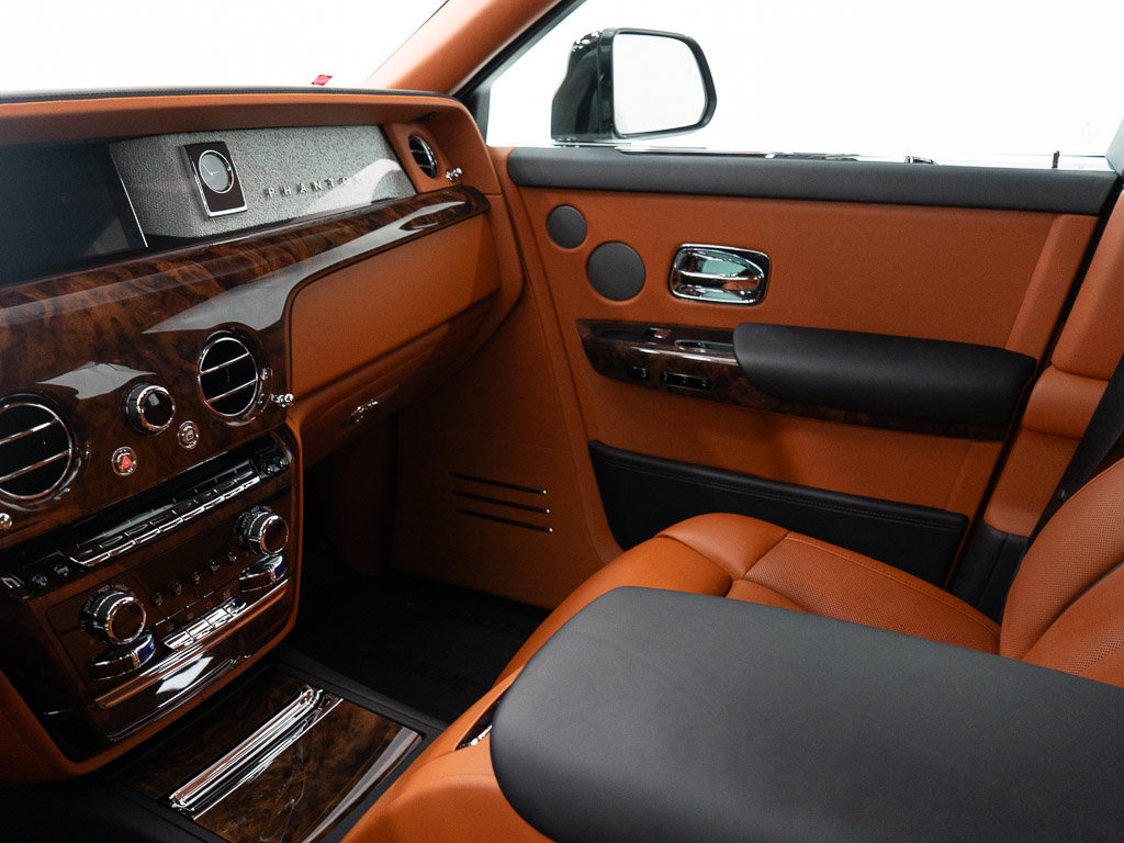 Certified 2023 Rolls-Royce Phantom Sedan RWD image 34
