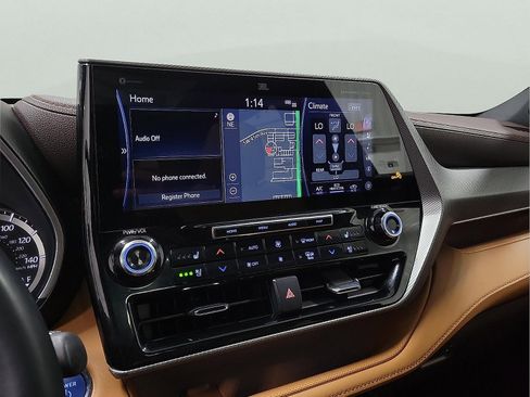 Certified 2022 Toyota Highlander Platinum image 17