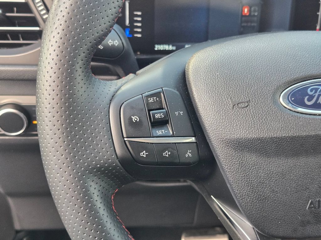 Used 2024 Ford Escape ST-Line w/ Equipment Group 301A FWD image 24