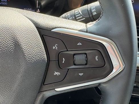 Certified 2025 Chevrolet Trax LT w/ LT Convenience Package image 20