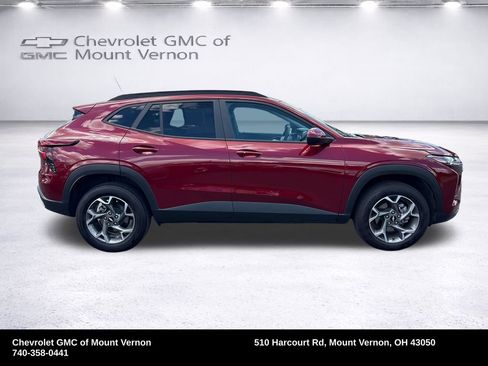 Used 2025 Chevrolet Trax LT w/ LT Convenience Package FWD image 7