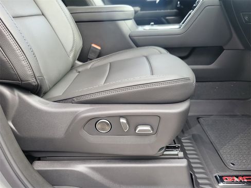 New 2026 GMC Sierra 2500 Denali w/ Denali Reserve Package image 14