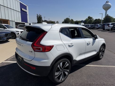 Used 2023 Volvo XC40 B5 Ultimate w/ Protection Package Premier AWD/4WD image 4