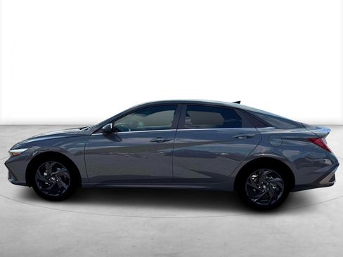New 2026 Hyundai Elantra SEL Sport Premium FWD image 3