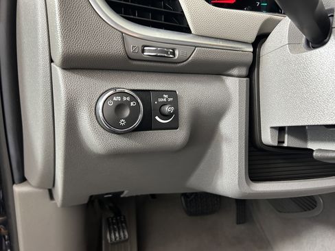 Used 2017 Chevrolet Traverse LS FWD image 17