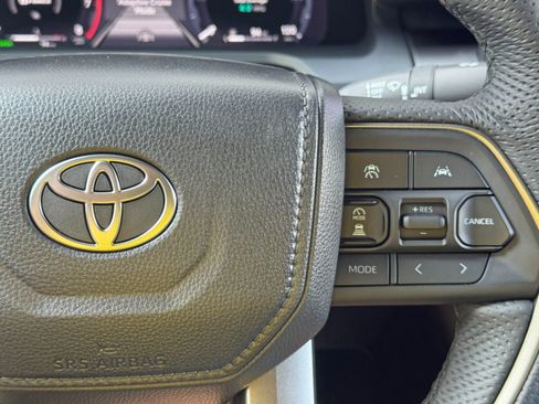 Used 2025 Toyota Tacoma TRD Off-Road AWD/4WD image 21
