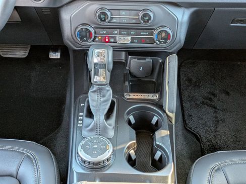 New 2025 Ford Bronco Badlands image 18