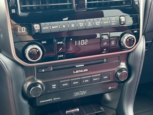 Used 2023 Lexus GX 460 Luxury w/ Sport Design Package AWD/4WD image 37