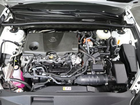 Used 2025 Toyota Camry LE FWD image 13