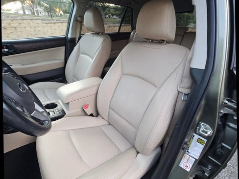 Used 2015 Subaru Outback 2.5i Limited AWD/4WD image 11