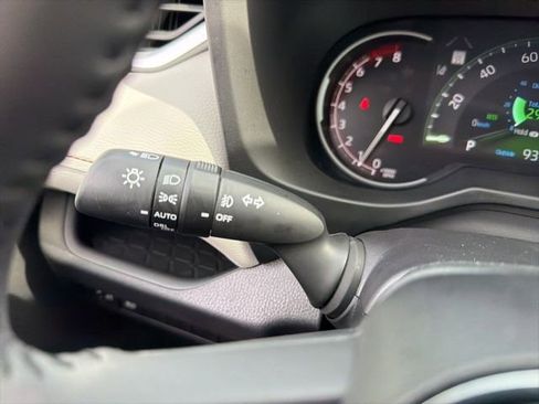 Used 2025 Toyota RAV4 XLE Premium image 13