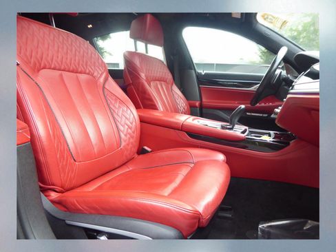 Used 2017 BMW 750i image 16