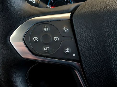 Used 2023 Chevrolet Traverse LT FWD image 27