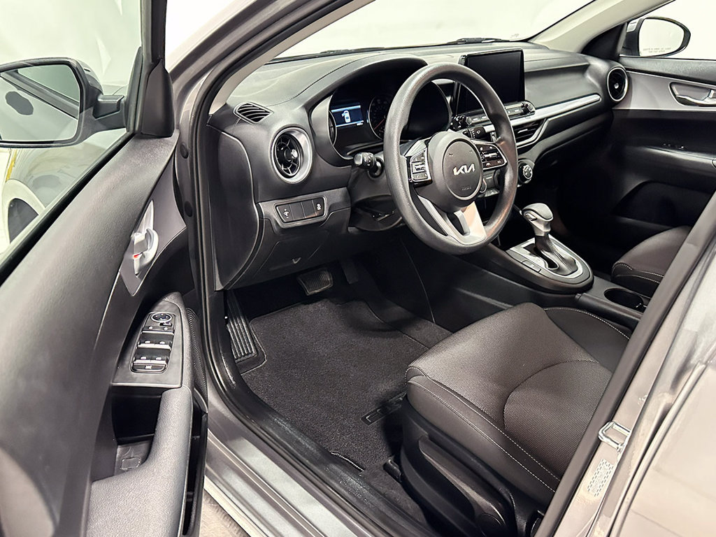 Used 2023 Kia Forte LXS FWD image 17