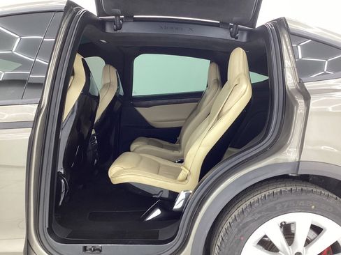 Used 2016 Tesla Model X 75D image 26