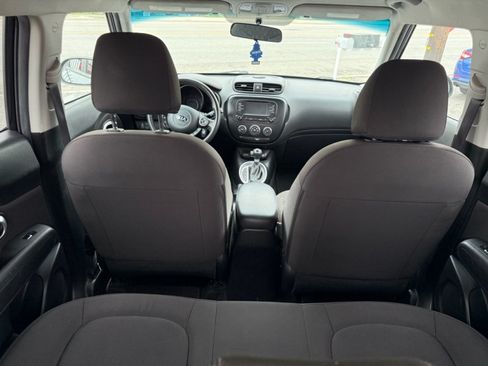 Used 2019 Kia Soul FWD image 19