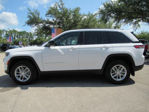 New 2026 Jeep Grand Cherokee Laredo w/ MOPAR Finishing Package RWD image 4