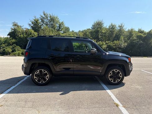 Used 2017 Jeep Renegade Trailhawk AWD/4WD image 6