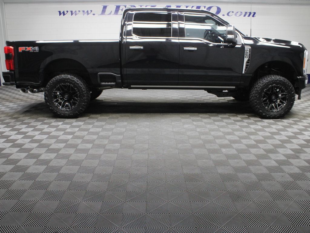Used 2023 Ford F250 Platinum AWD/4WD image 2