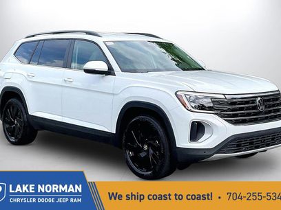 Used 2025 Volkswagen Atlas SE w/ Black Wheel Package