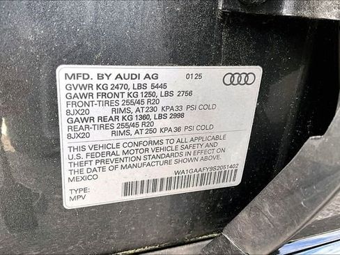 Used 2025 Audi Q5 2.0T Premium w/ Convenience Plus Package AWD/4WD image 19