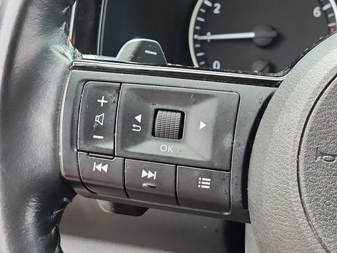 Used 2022 Nissan Pathfinder SV AWD/4WD image 20