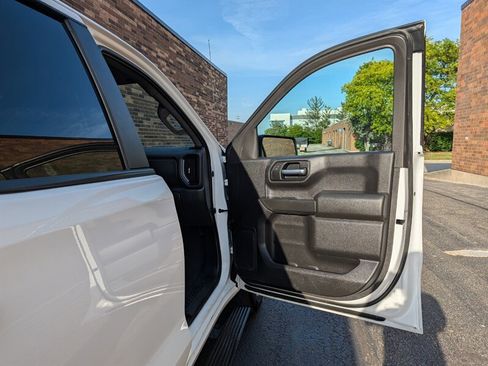 Used 2022 Chevrolet Silverado 1500 Custom AWD/4WD image 17