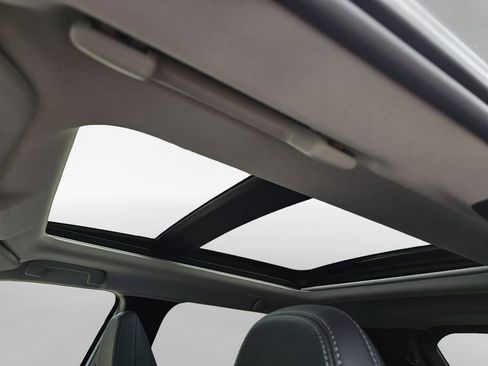 Used 2025 Mitsubishi Outlander 4WD Plug-In Hybrid image 35