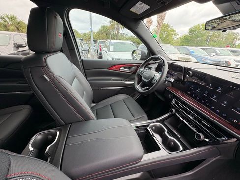 New 2026 Chevrolet Traverse Z71 w/ Enhanced Driving Package AWD/4WD image 24
