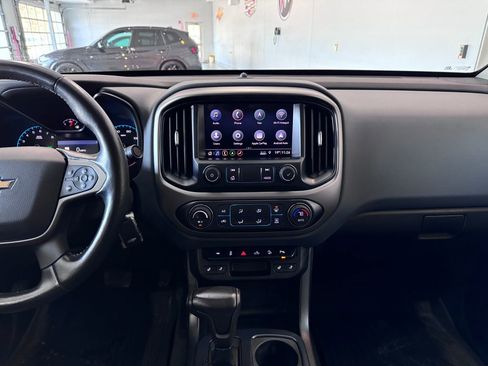 Used 2021 Chevrolet Colorado Z71 w/ Z71 Midnight Edition image 18