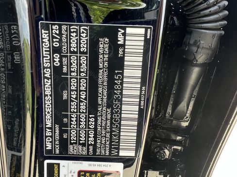 Used 2025 Mercedes-Benz GLC 350e 4MATIC w/ AMG Line image 37