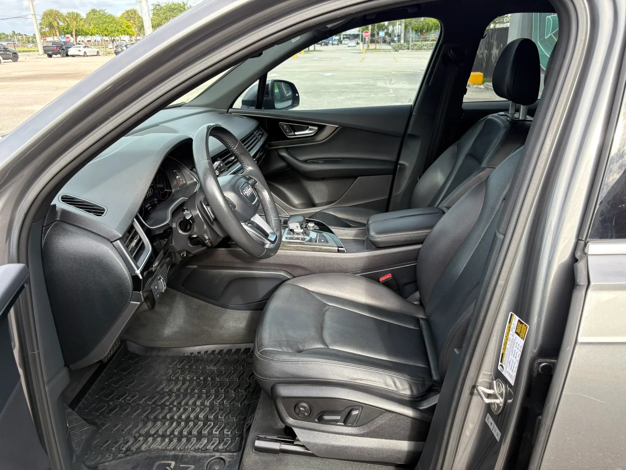 Used 2017 Audi Q7 3.0T Premium Plus w/ Premium Plus Package AWD/4WD image 11