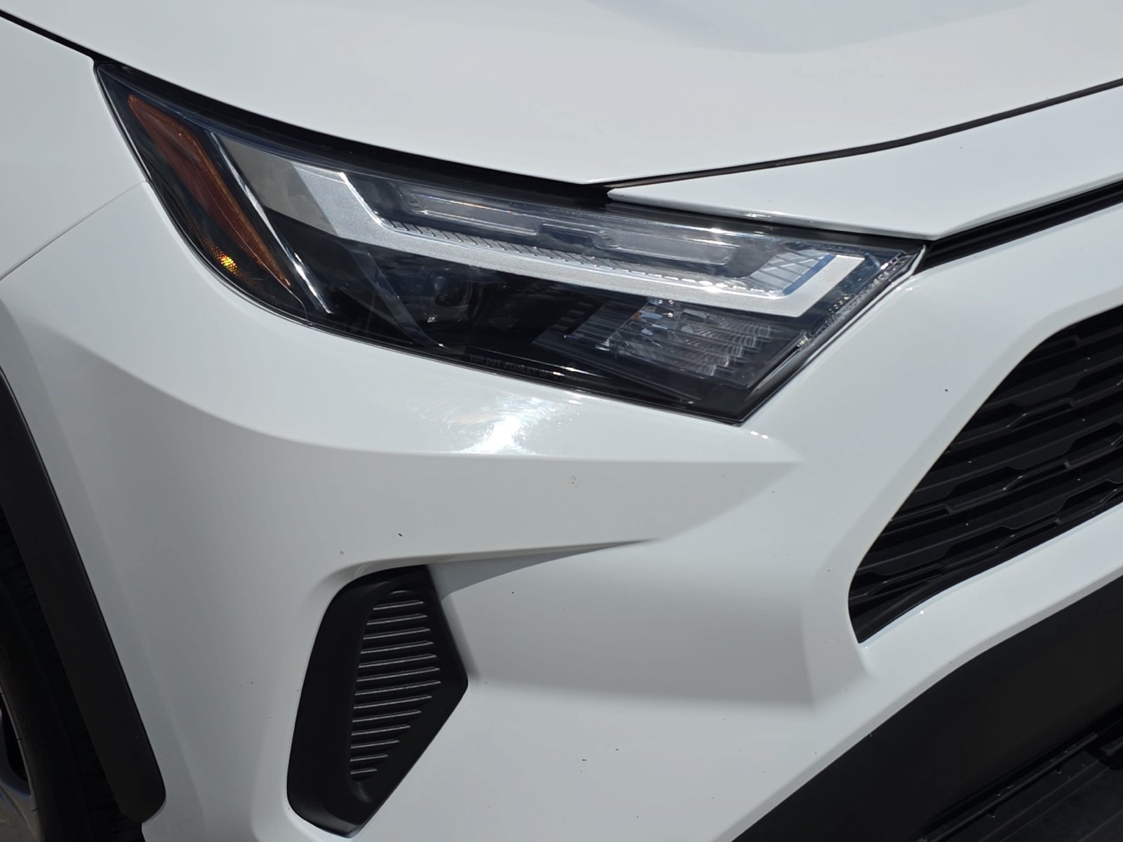Used 2025 Toyota RAV4 XLE FWD image 27