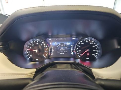 New 2025 Jeep Compass Limited image 17