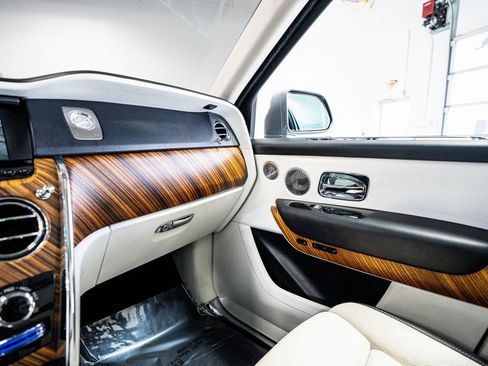 Used 2019 Rolls-Royce Cullinan image 55