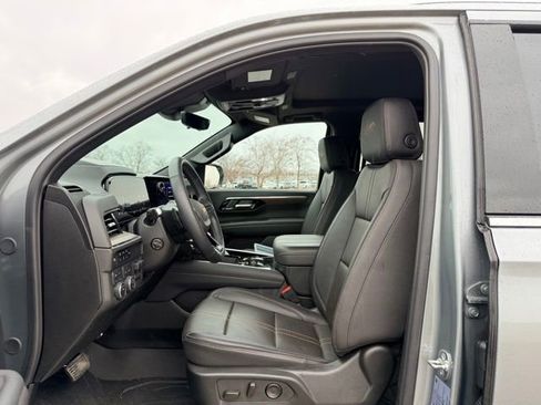 Used 2025 Chevrolet Tahoe High Country w/ Sun And Tow Package image 7