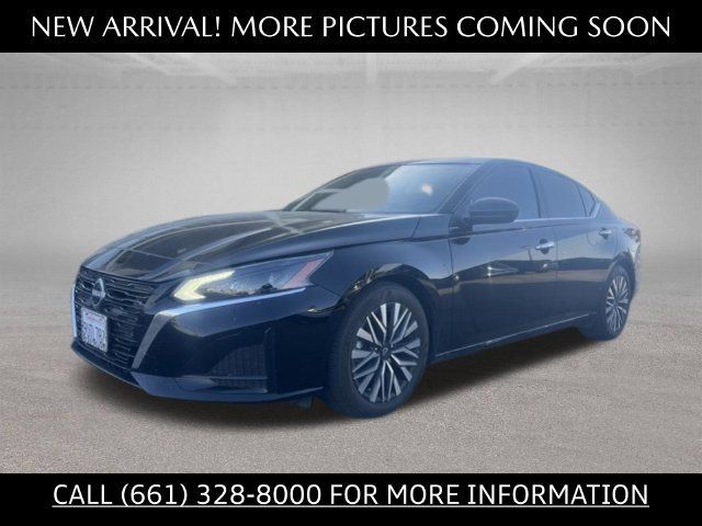 Used 2024 Nissan Altima 2.5 SV FWD image 1
