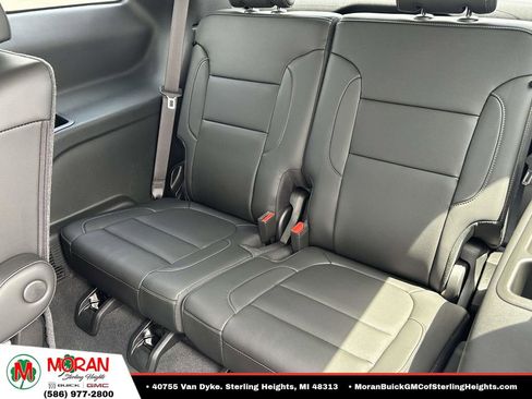 Certified 2023 GMC Acadia SLT w/ Elevation Edition AWD/4WD image 12