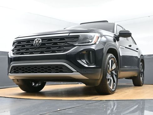 Used 2024 Volkswagen Atlas Cross Sport SE w/ Panoramic Sunroof Package FWD image 50